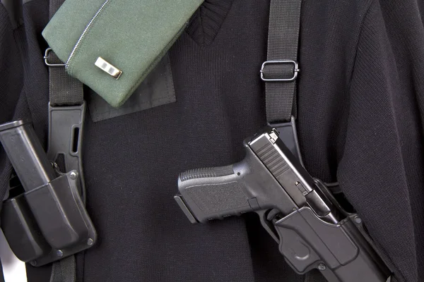 Katonai egyenruha és a pisztoly — Stock Fotó