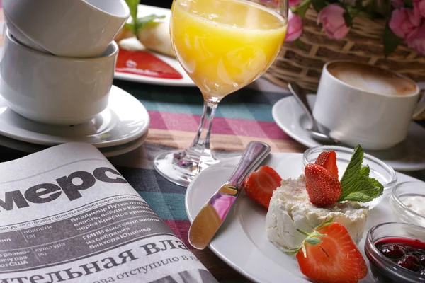Desayuno de negocios en la mesa Imagen de stock