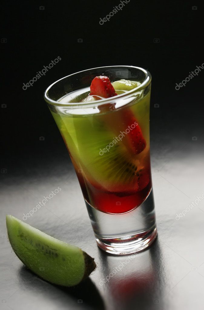 Cocktail with strawberry & kiwi — Stock Photo © andersenfoto 5357882