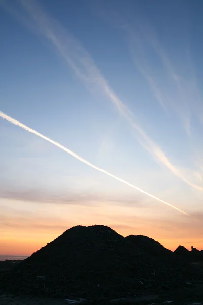 Üzerinde Çivit Mavi Gökyüzü Günbatımı — Stok fotoğraf