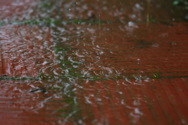 Kültéri Esővíz Esik Égből — Stock Fotó