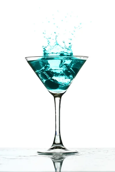 Martini Vidro Splash Bar Fundo — Fotografia de Stock