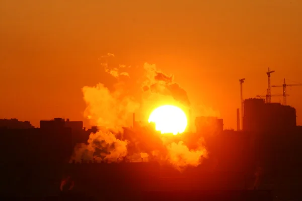 Emissioni di riscaldamento mattutino — Foto Stock