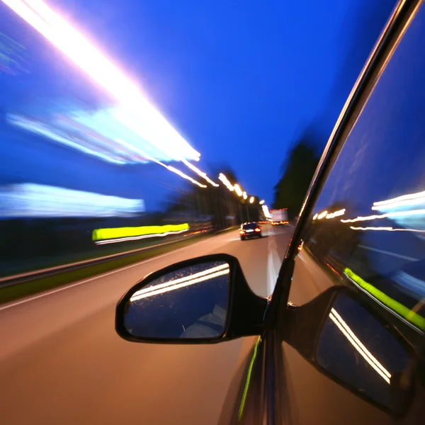 Geschwindigkeitsfahrt Auf Auto Der Nacht Verschwommen — Stockfoto