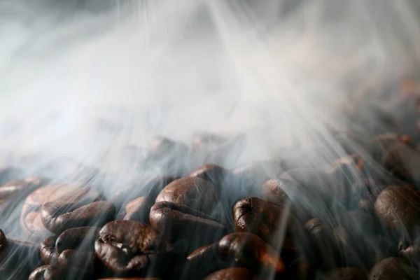 Macro Coffee Beans Aroma Smoke — Stock Photo, Image