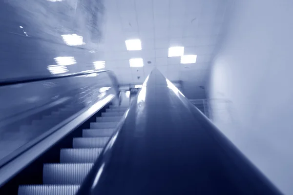 Escalera mecánica borrosa — Foto de Stock