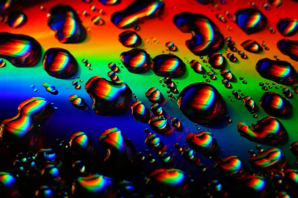 Краплі води кольорові — стокове фото