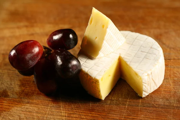 Brie de queso —  Fotos de Stock