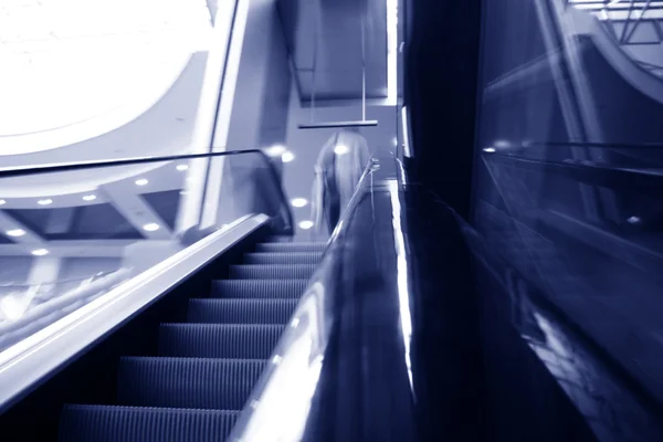 Bulanık yürüyen merdiven — Stok fotoğraf
