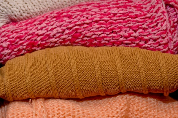 Camisolas de lã dobradas — Fotografia de Stock