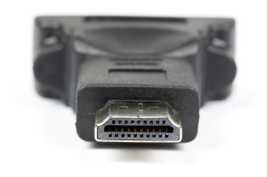 bilgisayarın DVI HDMI adaptörü HDMI yan beyaz makro resim üzerinde