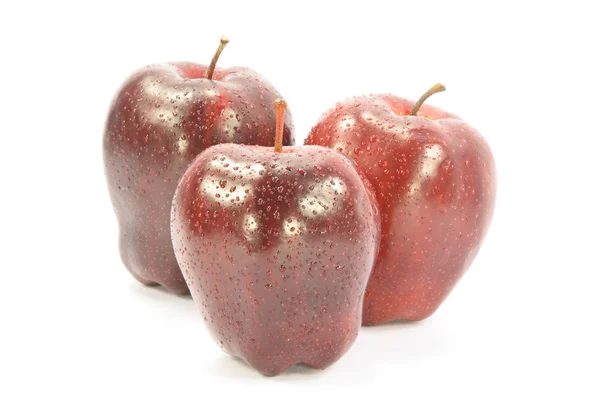 Punaiset omenat ja vesipisarat . — kuvapankkivalokuva