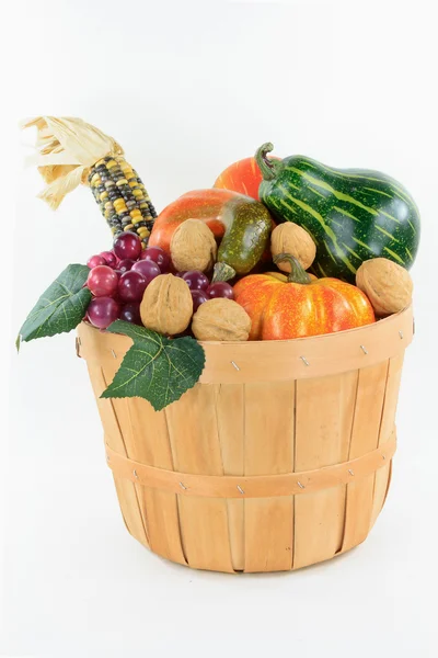 Still Picture Pumpkin Corn Grape Bushel Basket Traditional Symbols Thanksgiving — Stock Photo, Image