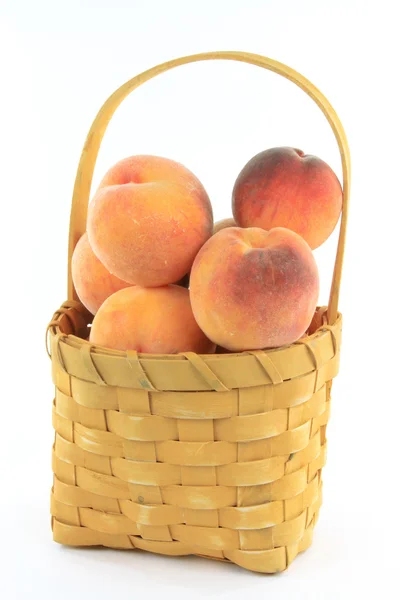 Peaches in basket. — Stock Photo, Image