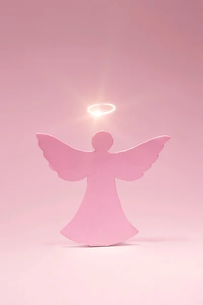 Engel Aus Pappe Mit Leuchtendem Nimbus — Stockfoto