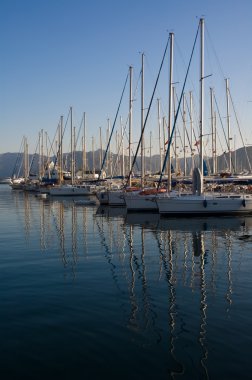 Yat Marina Marmaris, turkey. gün batımında denize.