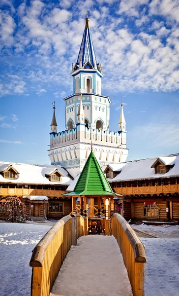 Decorated towers in Kremlin in Izmailovo — Stock Photo, Image