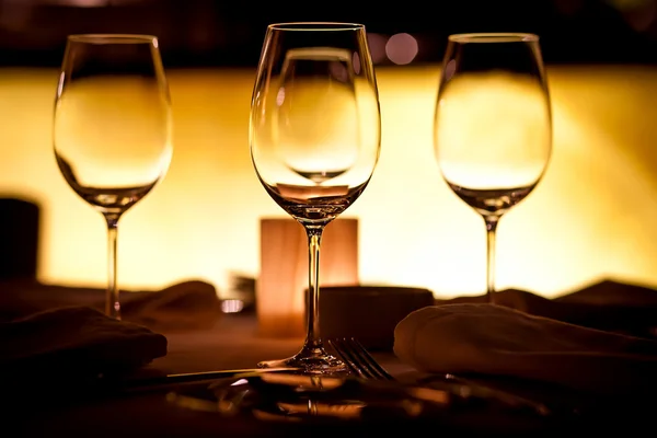 Glasses in restaurant — Stock Photo, Image