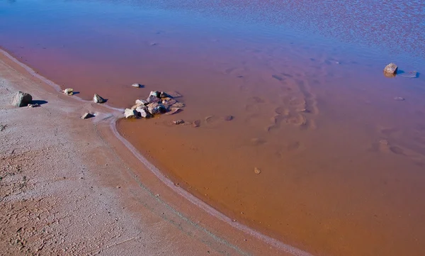 红色澳大利亚沙漠里湖 — 图库照片
