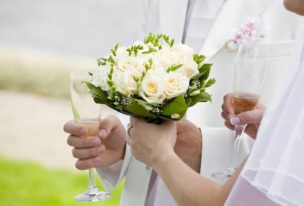 Hold my bouquet, please! — Stock Photo, Image