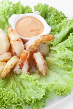 King prawns, Garnelen auf einem Salatnest clipart