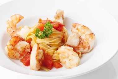 King Prawn with Pasta, Garnelen und Tagliatelle-Nest clipart