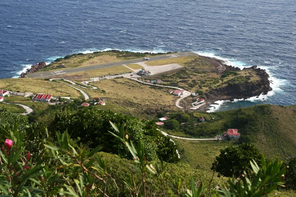 Остров Саба Карибском Море Своим Аэропортом Самой Короткой Взлетно Посадочной — стоковое фото