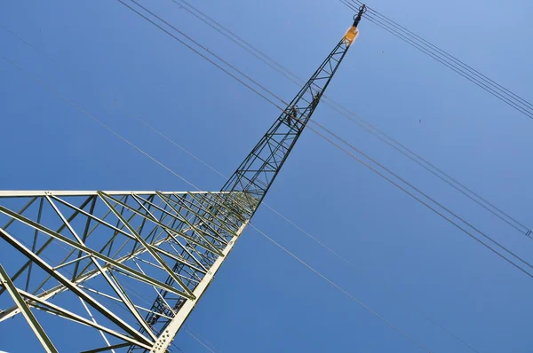Torre de alto voltaje —  Fotos de Stock