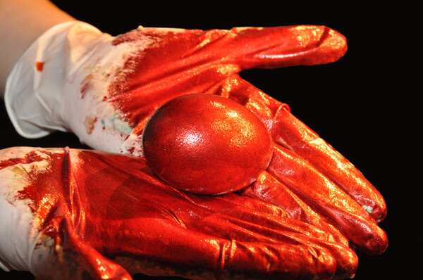 Окраска пасхальных яиц
