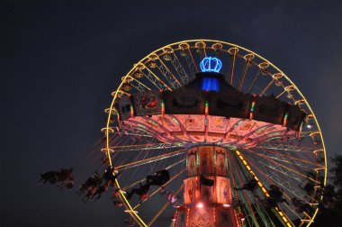 Riesenrad bei Nacht