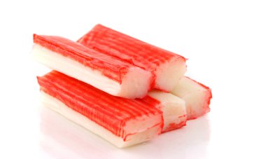 crabsticks beyaz bir arka plan üzerinde