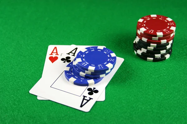 Poker - A Pair of Aces with Poker Chips 3 — Stock Photo, Image