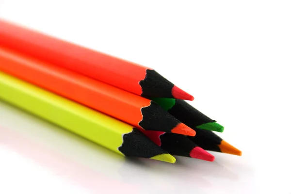 Piramida Ołówki Neon Białym Tle — Zdjęcie stockowe