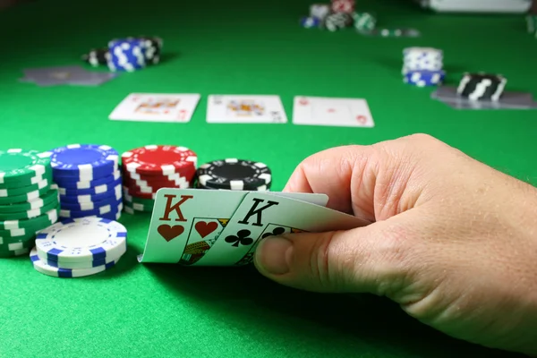 Peli Pocket Kings Pokeripeli Jossa Floppasi Kortit Vain Näkyvissä Taustalla — kuvapankkivalokuva