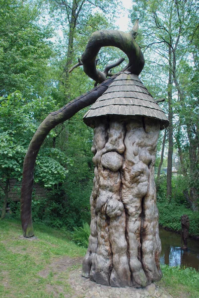 Скульптура из дерева — стоковое фото