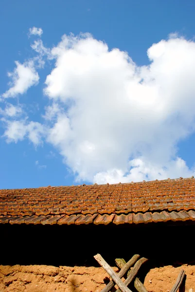 Telhas de argila telhado — Fotografia de Stock