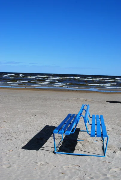 在海边的长椅 — 图库照片