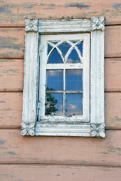 Antigua ventana de madera —  Fotos de Stock