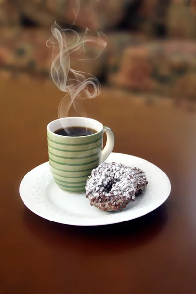 커피와 도넛 스톡 사진