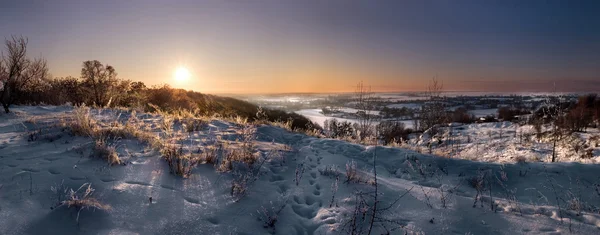 Frostiger Sonnenuntergang — Stockfoto