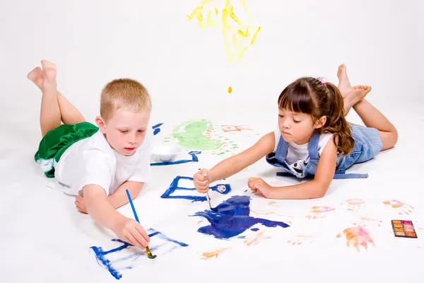Niños Que Divierten Pintando —  Fotos de Stock