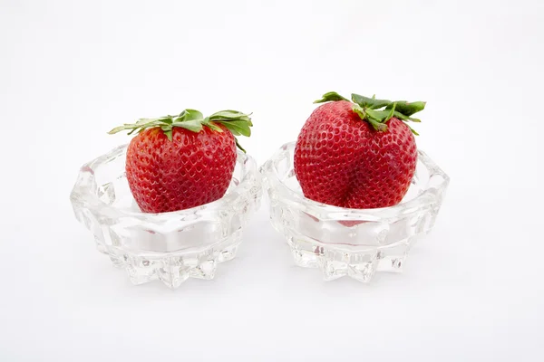 Strawberries in a glass bowl. — Stock Photo, Image