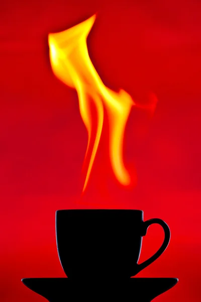 Lángoló Forró Csokoládé Egy Sziluett Egy Csésze Kávé — Stock Fotó