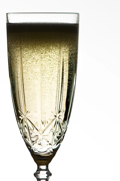 Champagne Een Elegante Gesneden Kristallen Champage Flut Tegen Een Witte — Stockfoto