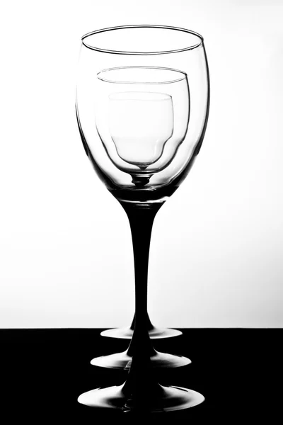 Een Cascade Van Wijnglas Zwart Wit — Stockfoto