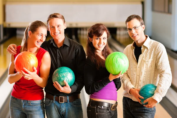 Group of four friends in a — Stock Photo, Image