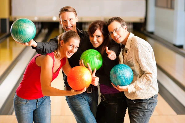 Group of four friends in a — Stock Photo, Image