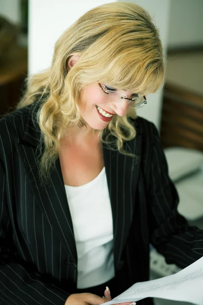 A woman in business dress — Stock Photo, Image