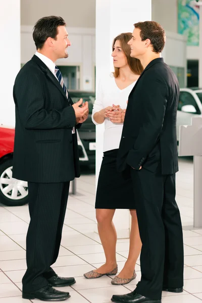 Sales situation in a car — Stock Photo, Image