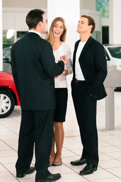 Sales situation in a car — Stock Photo, Image